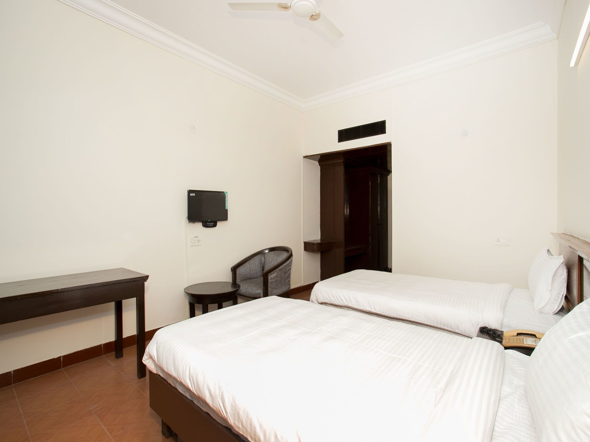 Oyo 10478 Raj Residency Hotel Bangalore Exterior photo