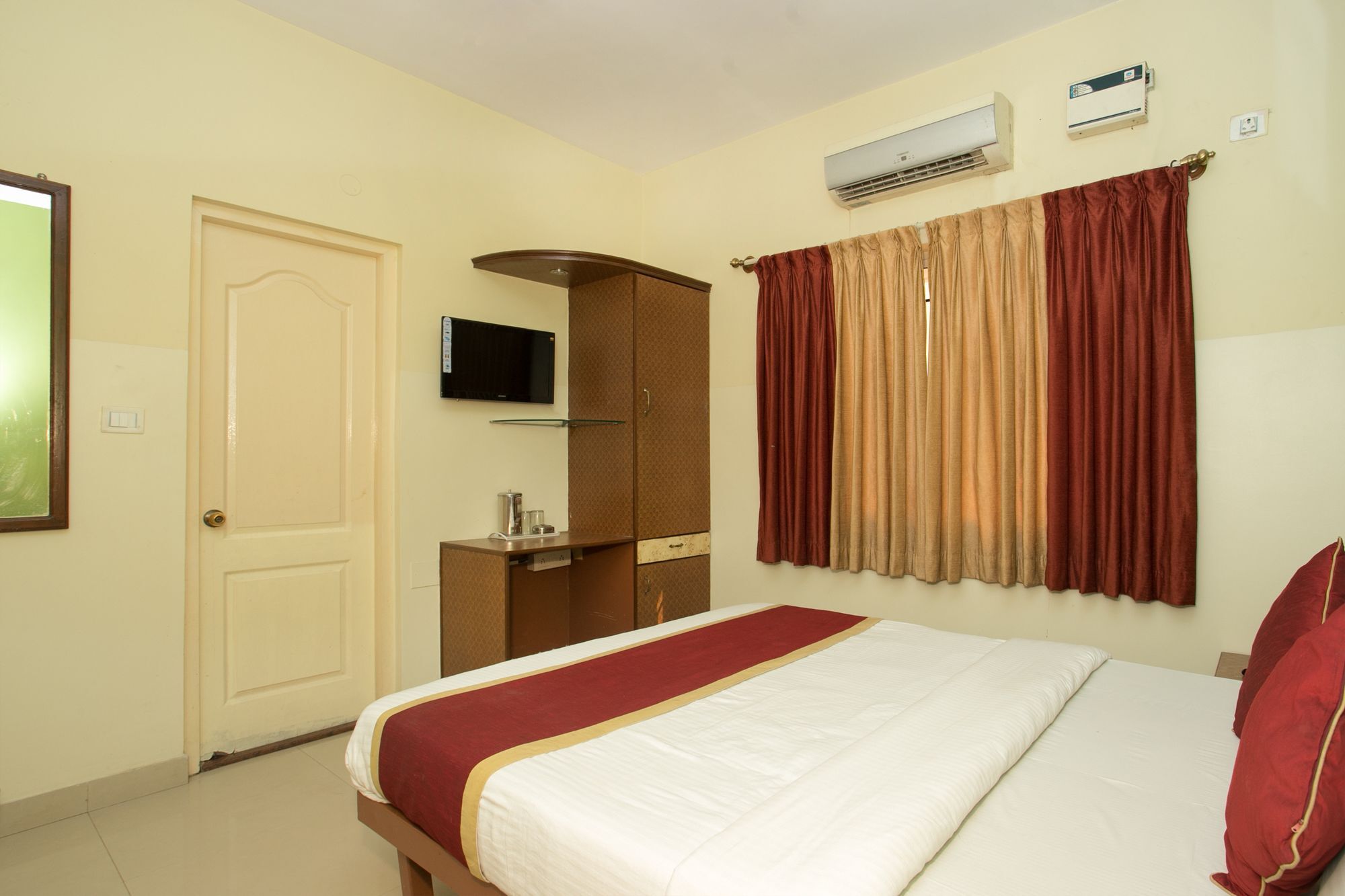 Oyo 10478 Raj Residency Hotel Bangalore Exterior photo