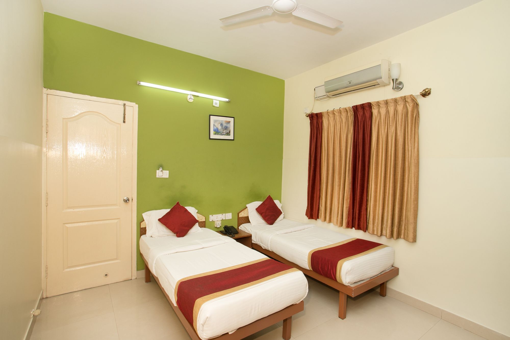 Oyo 10478 Raj Residency Hotel Bangalore Exterior photo